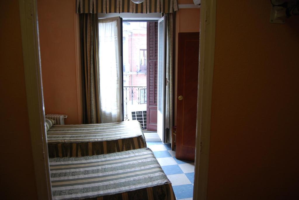 Triple Room,64910032:JPEG