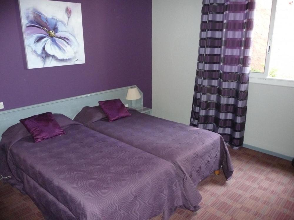 Doppel-/Zweibettzimmer mit Balkon