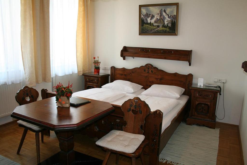 Triple Room,66582475:JPEG