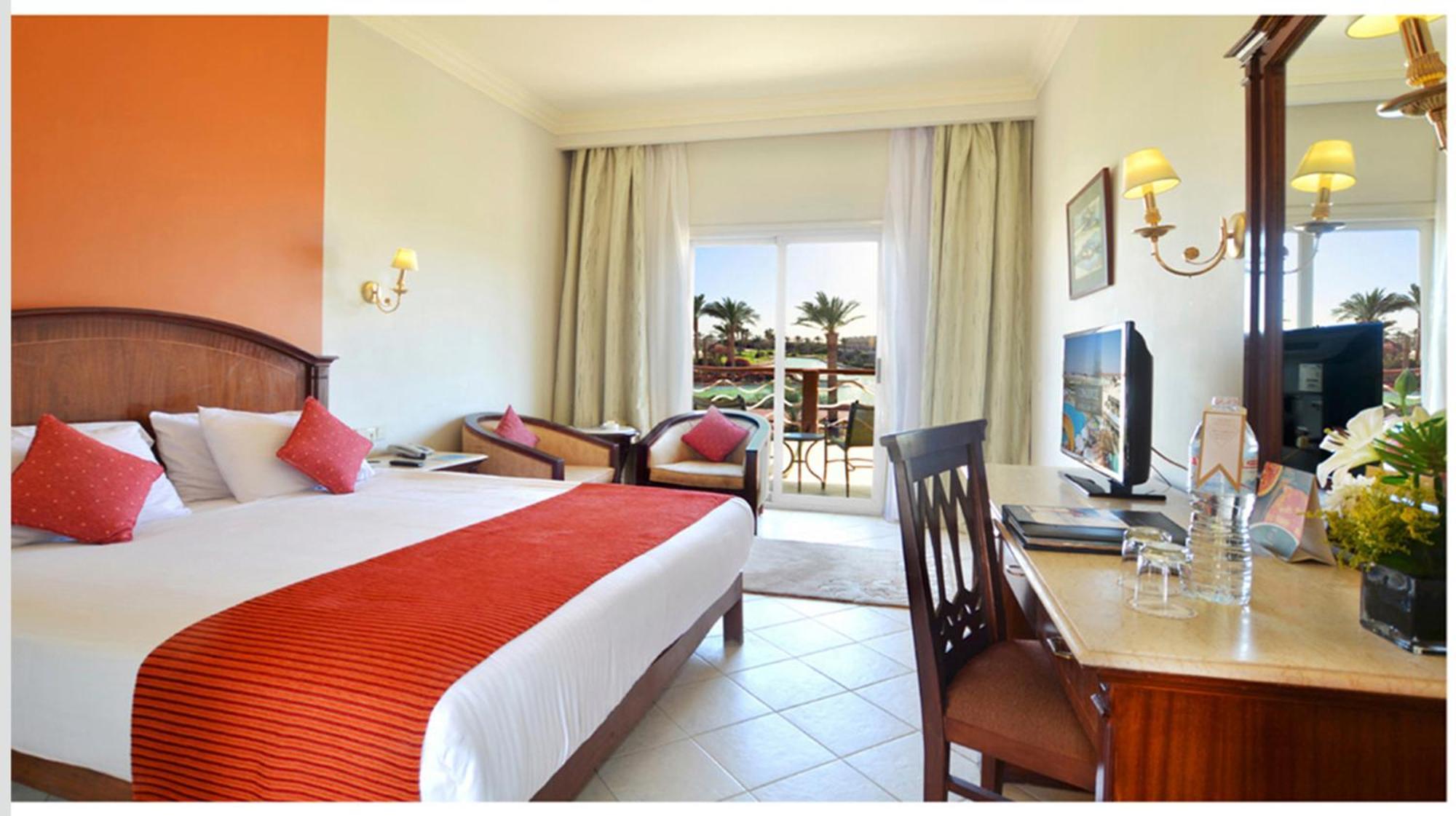 Chambre Double ou Lits Jumeaux - Vue sur Jardin ou Piscine