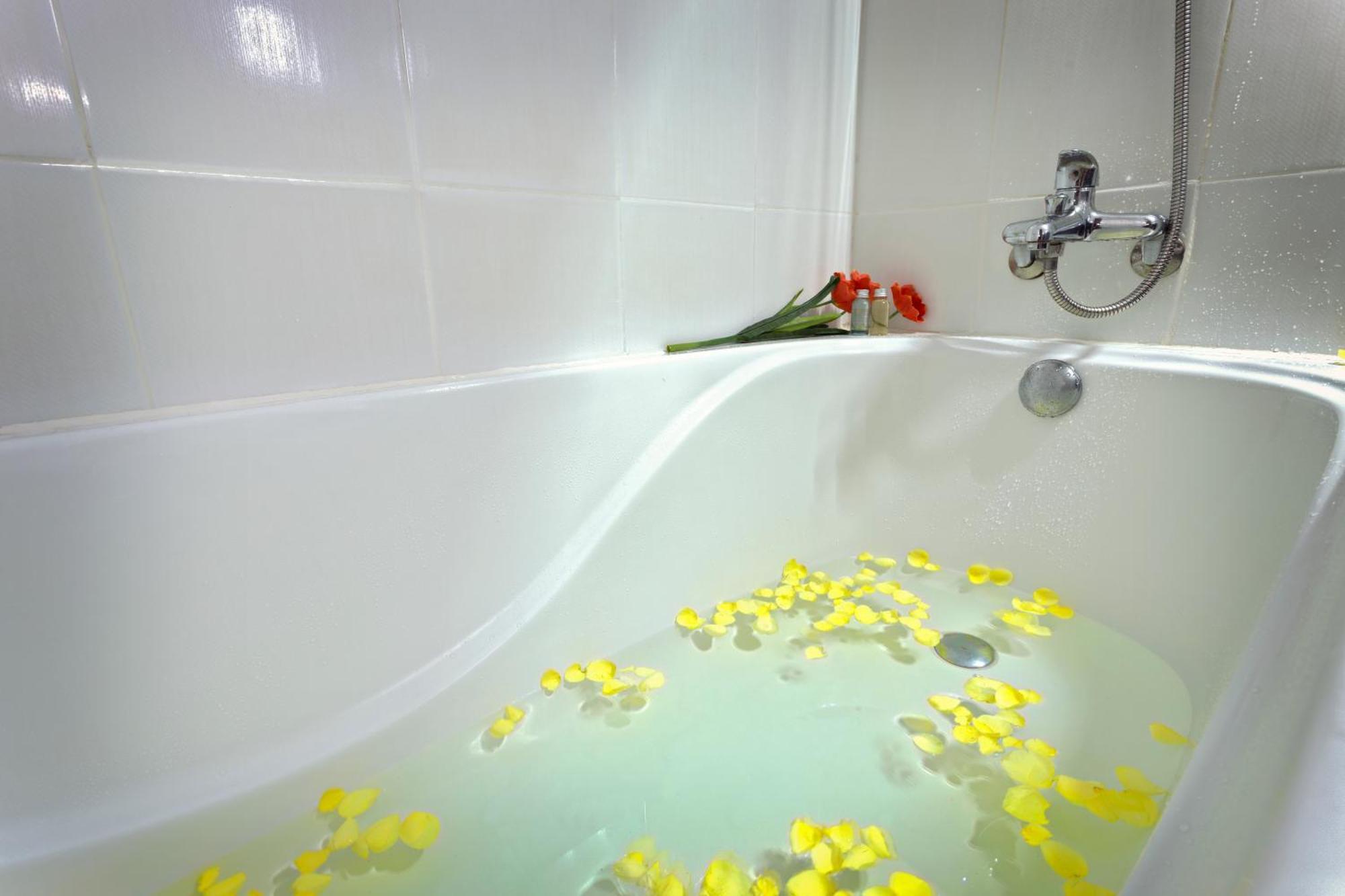 Deluxe Double or Twin Room with Window,1027314205:JPEG