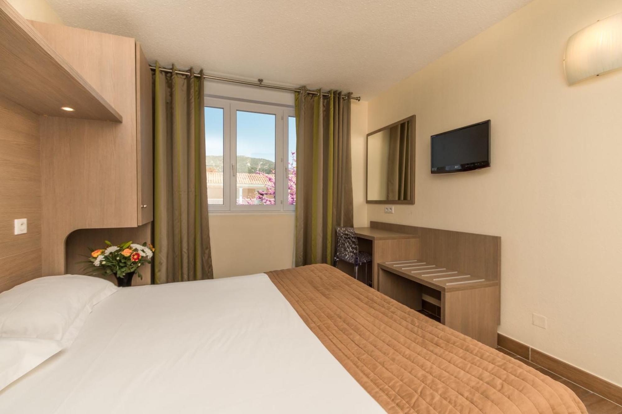 Double Room - Pool Side,1390080362:JPEG