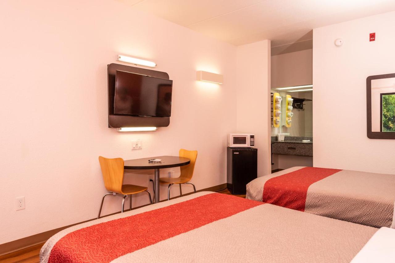 Deluxe Quadruple Room - Non-Smoking