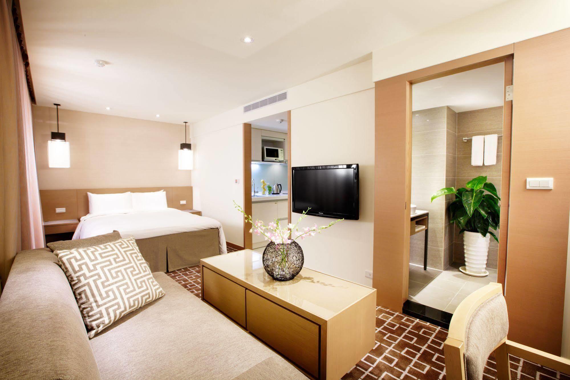 Business Double Room,709083394:JPEG