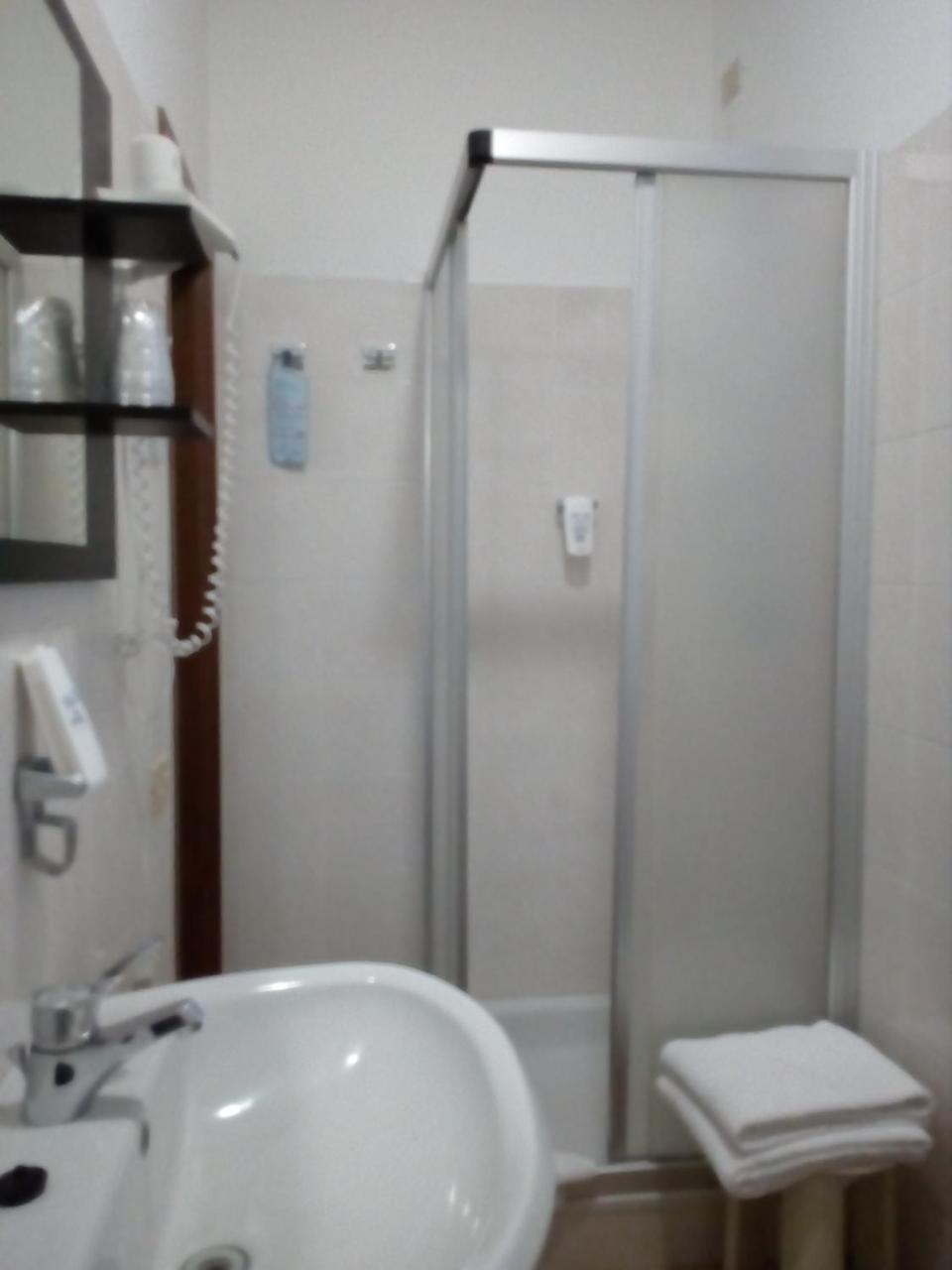Standard Double or Twin Room,733082368:JPEG