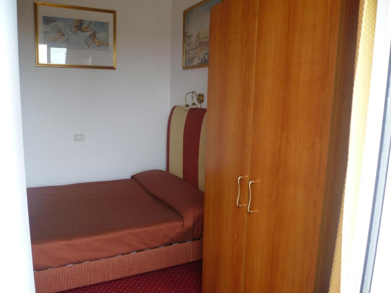 Economy Double Room,1584402153:JPEG