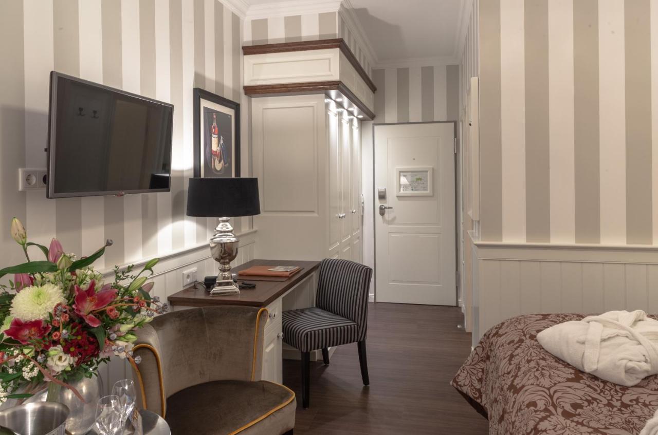 Belle Epoque Double Room