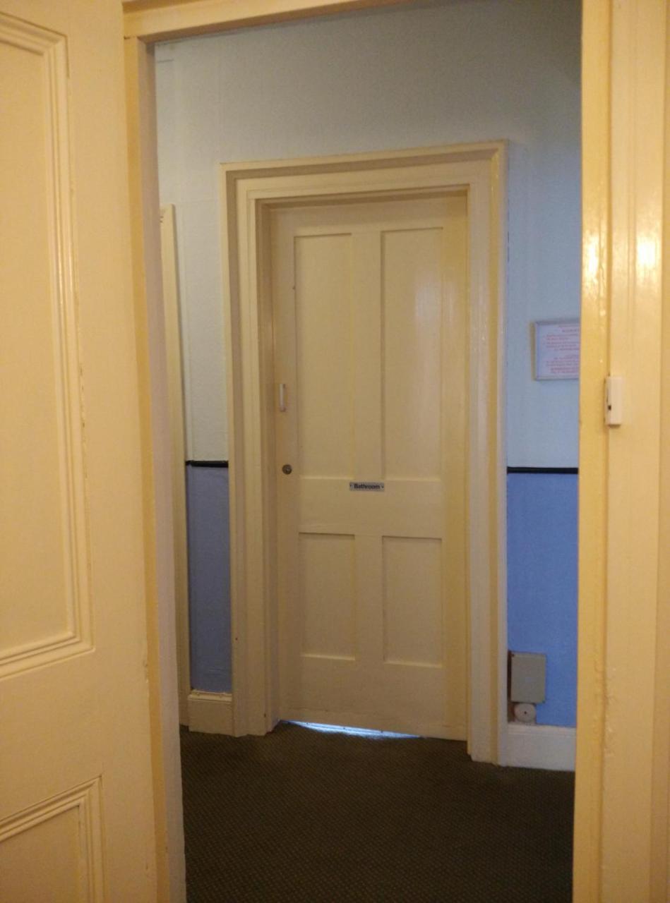Single Room with Private Bathroom  (Non  En-suite)