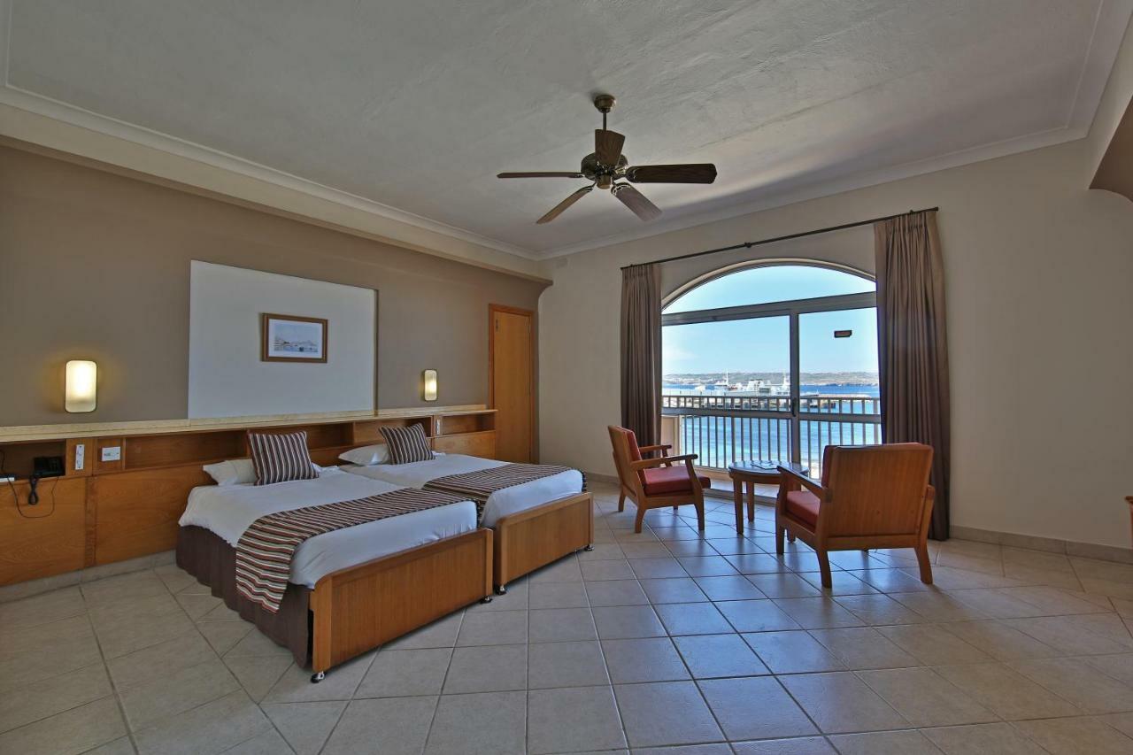 Double or Twin Room with Sea View