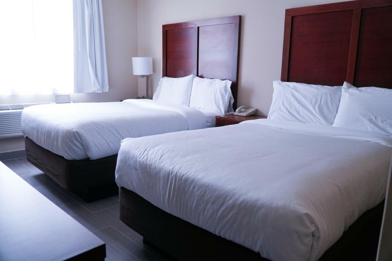 Deluxe Quadruple Room,806865066:JPEG