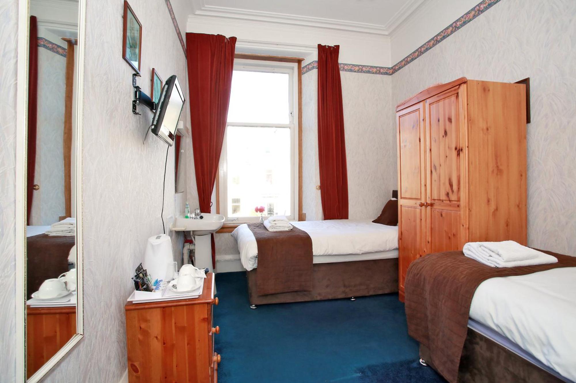 Basic Triple Room,823965953:JPEG
