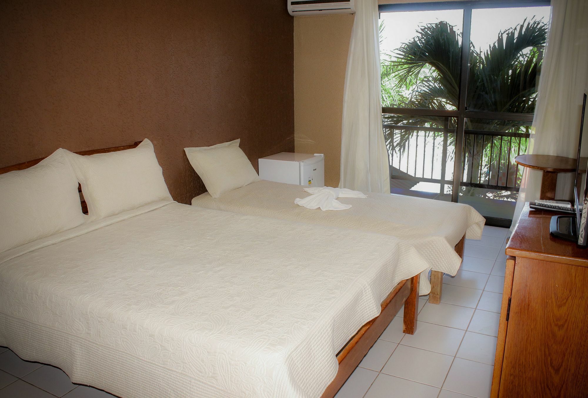 Triple Room,1558179796:JPEG