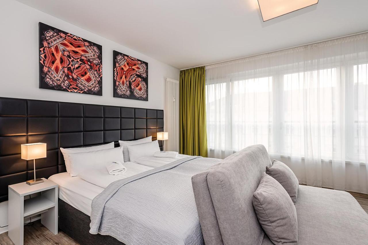 One-Bedroom Apartment,943687426:JPEG