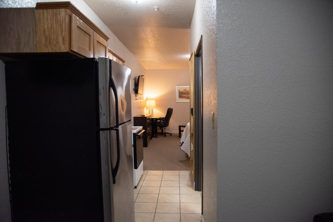 Deluxe King Suite