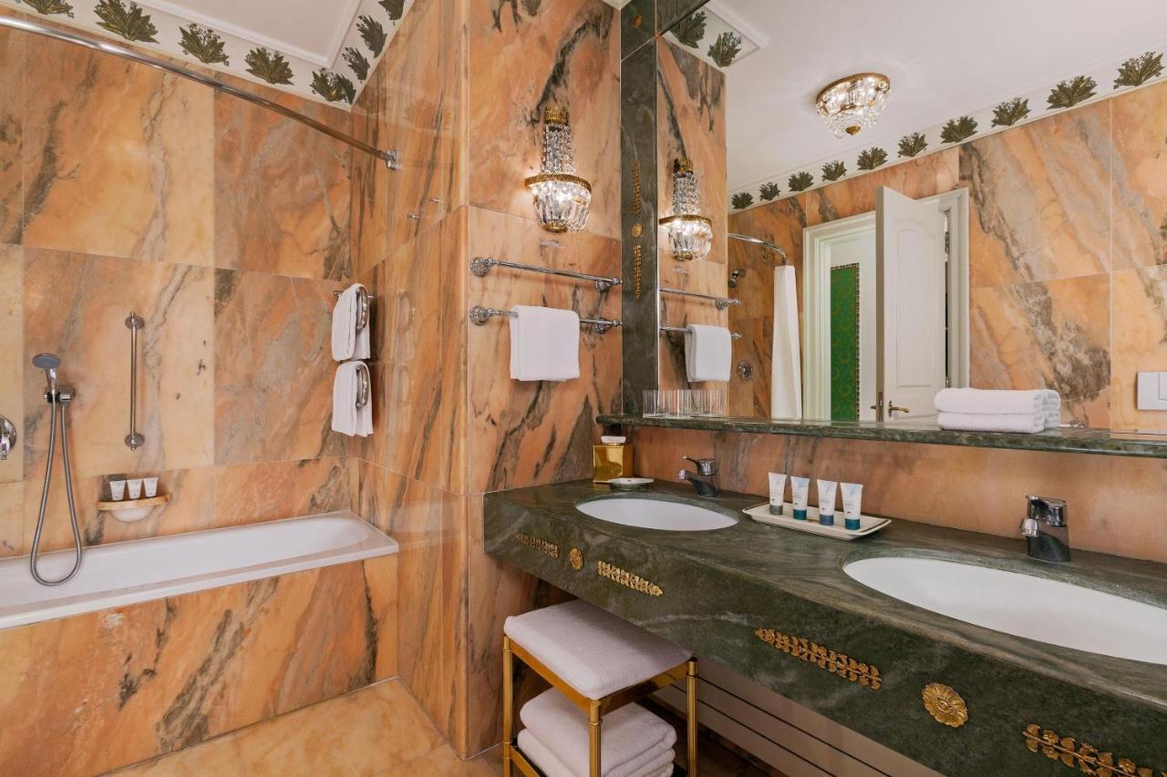 Deluxe Double King, Guest room, 1 King,979483951:JPEG