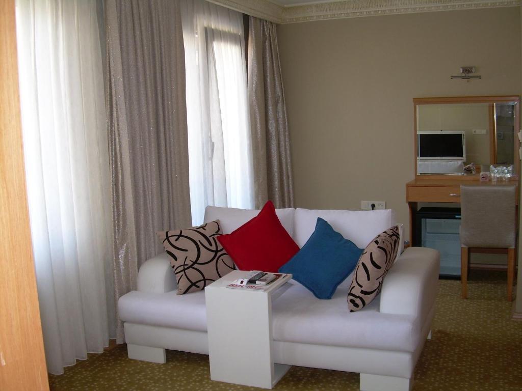 Deluxe Double Room,666321723:JPEG
