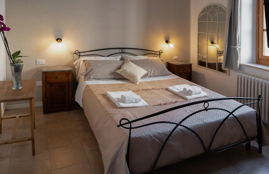Città Di Castello Rooms-1