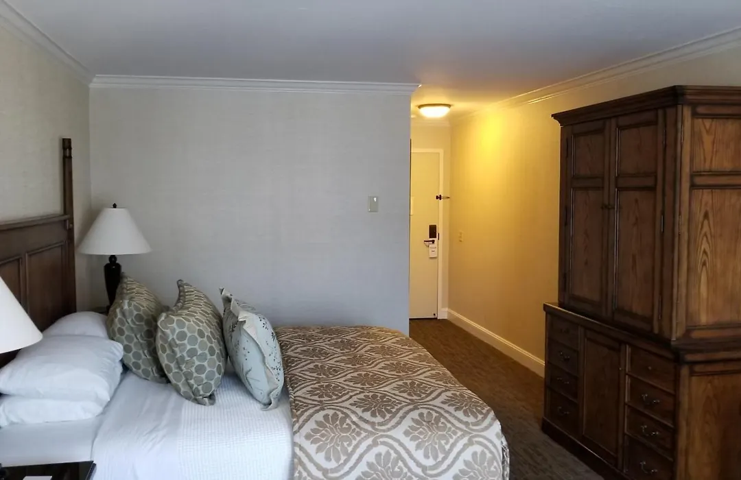 Chelsea Inn-1