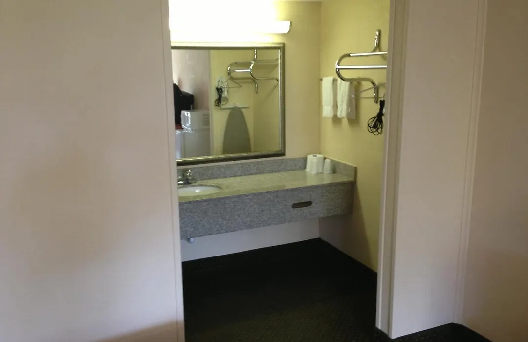 Ez Travel Inn College Station-1