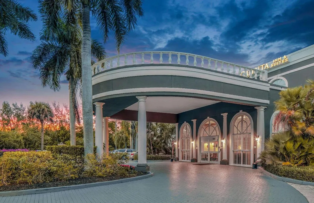 La Quinta By Wyndham Naples Downtown-1