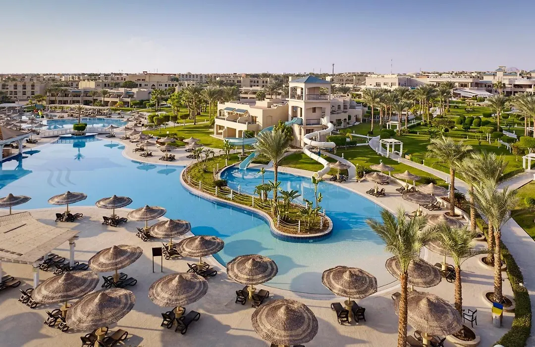 Coral Sea Holiday Resort & Aqua Park-1