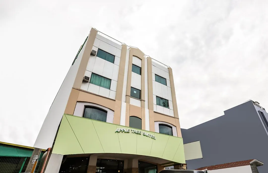 Oyo 210 Apple Tree Suites-1
