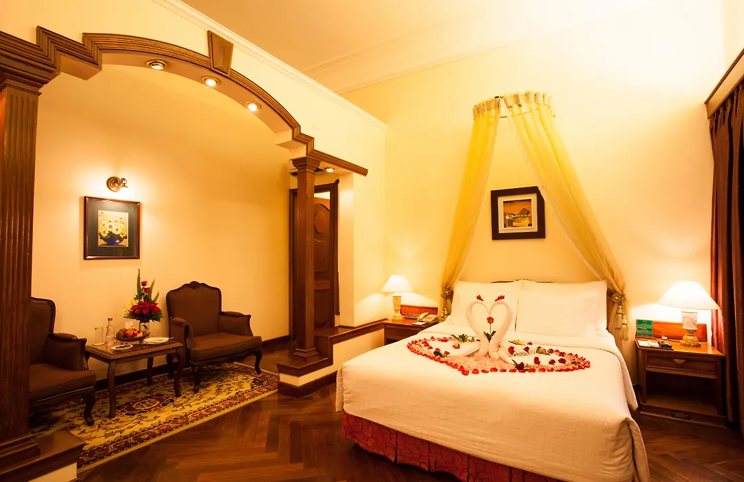 Hotel Majestic Saigon-1
