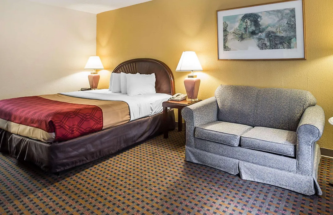 Econo Lodge Inn & Suites Carrollton-1