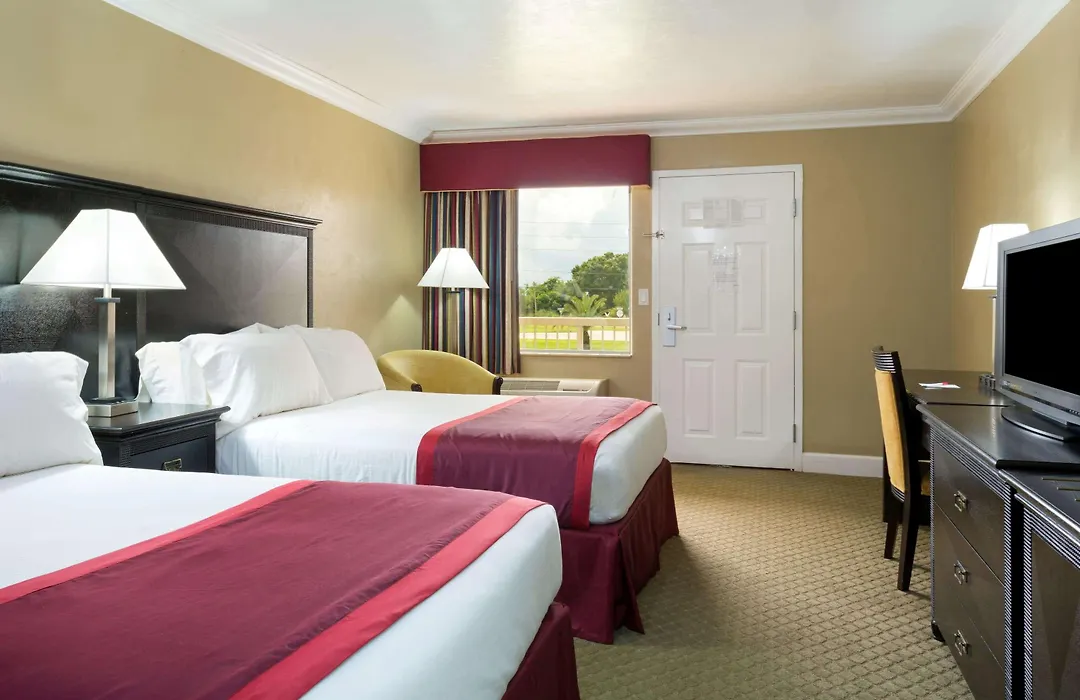 Ramada By Wyndham Lake Placid-1