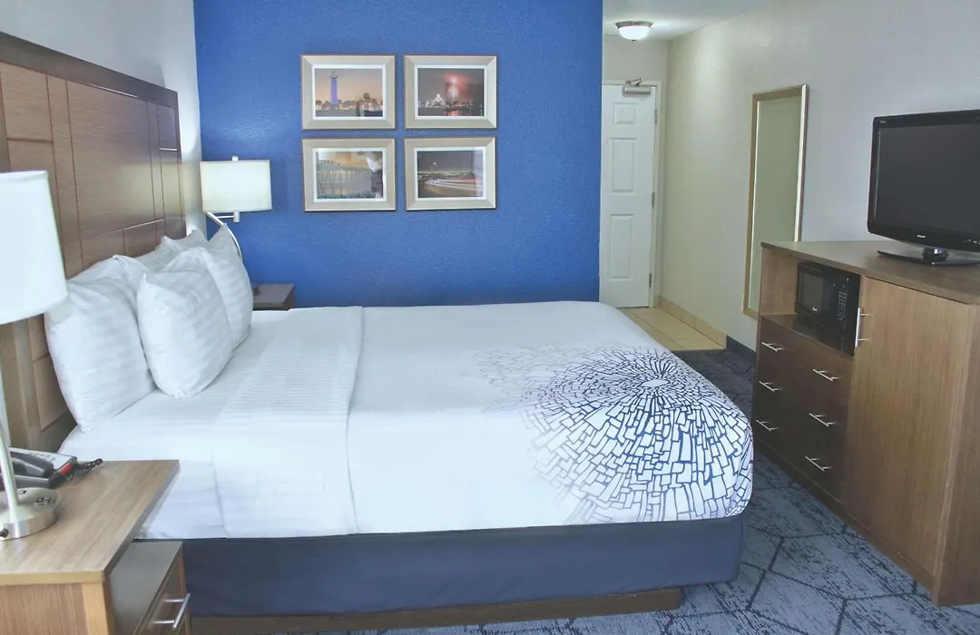 La Quinta By Wyndham Ne Long Beach/Cypress-1