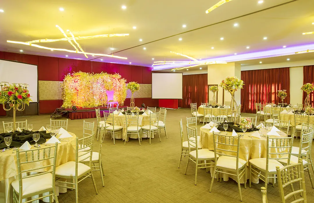 Golden Prince Hotel & Suites-1