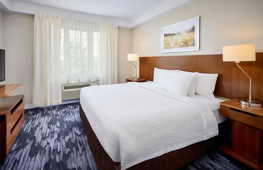 Fairfield Inn & Suites By Marriott Ottawa Kanata-1