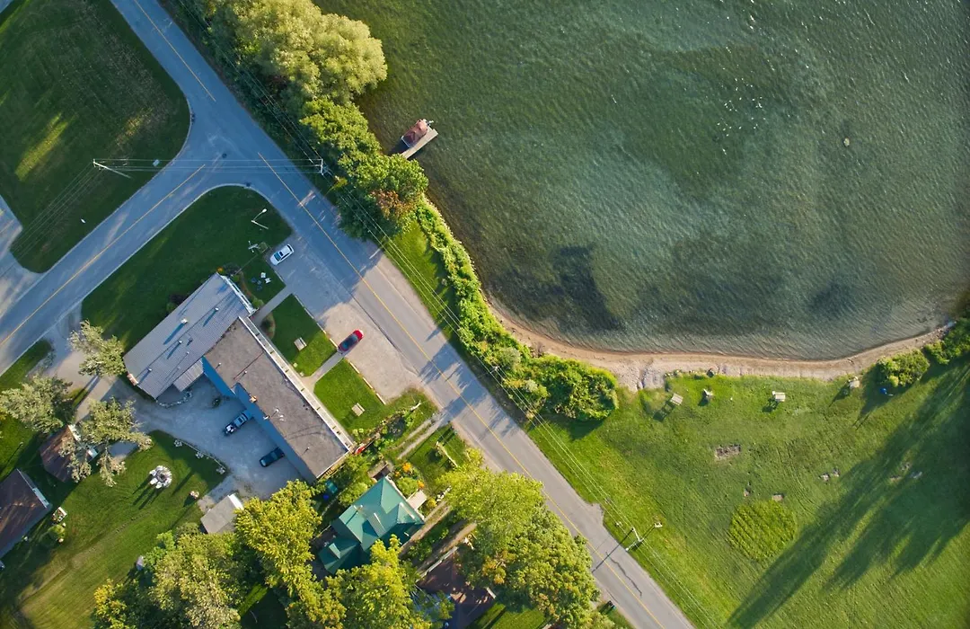 Lakeside Inn-1