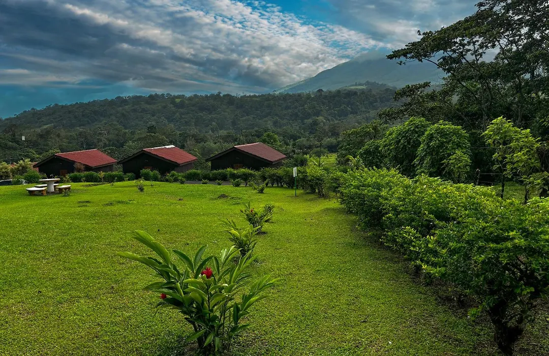 Arenal Roca Lodge & Bungalows-1