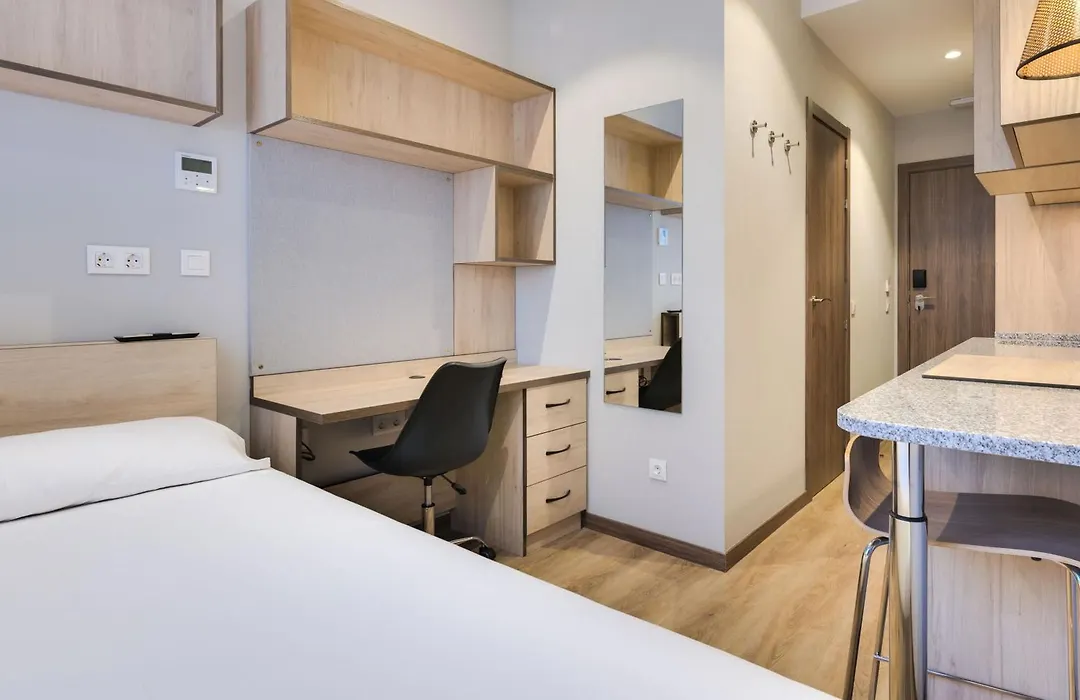 Livensa Living Studios Malaga Feria-1