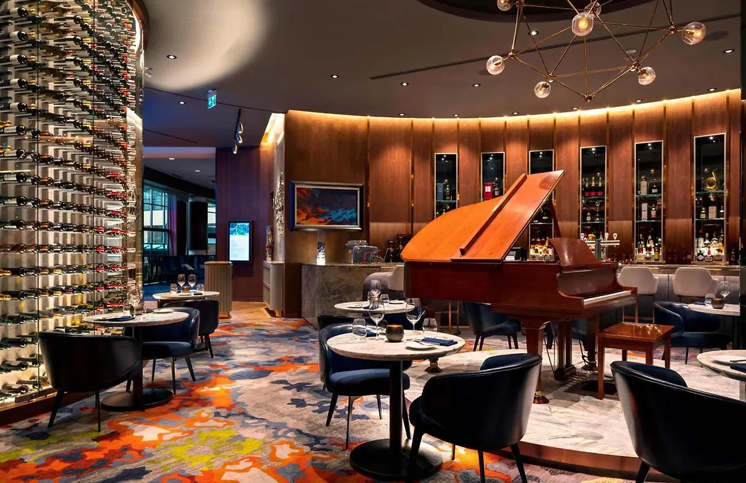 Delta Hotels By Marriott Burnaby Conference Centre-1