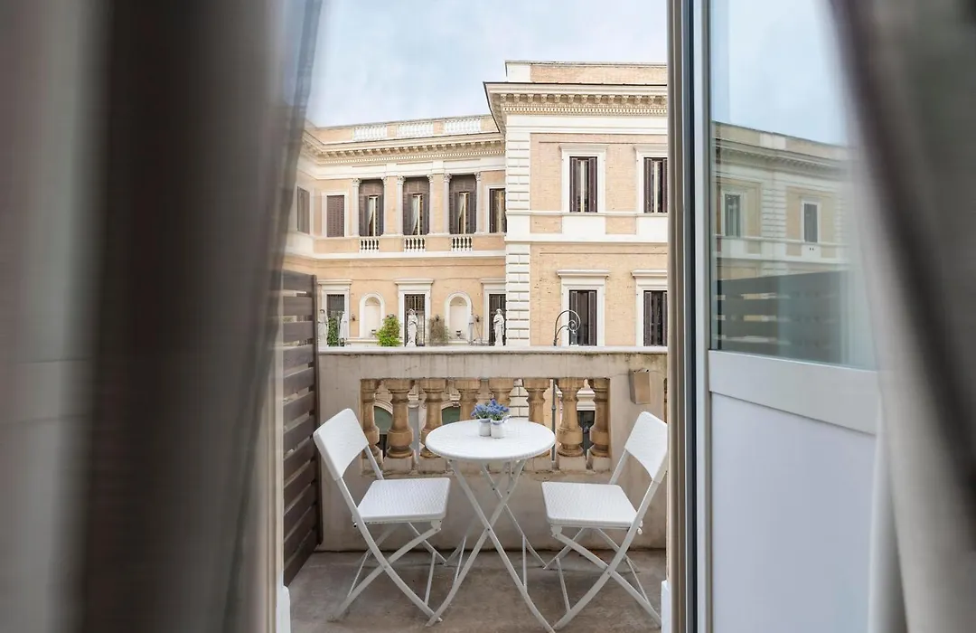 Vanity Navona-1