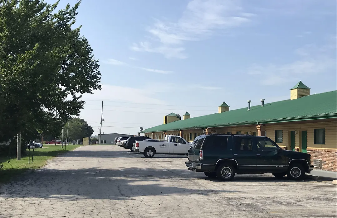 Kansas Inn-1