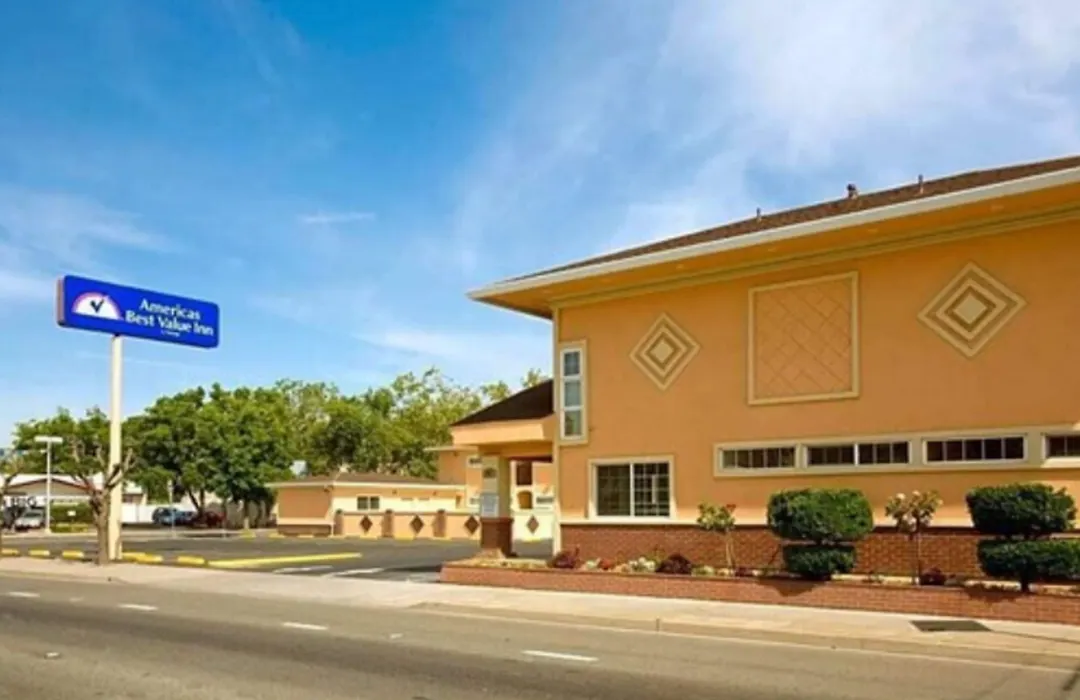 Americas Deluxe Inn- Marysville-1