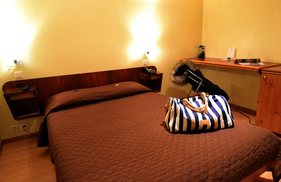 Hotel Moderne-1