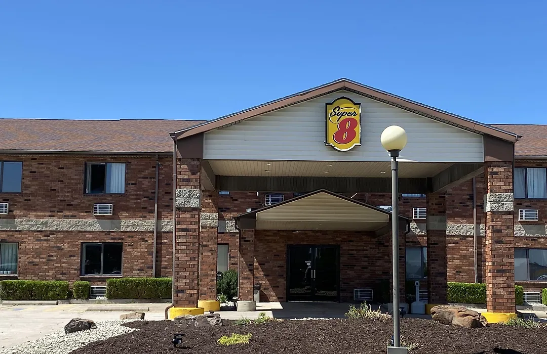 Super 8 By Wyndham Independence Ks-1