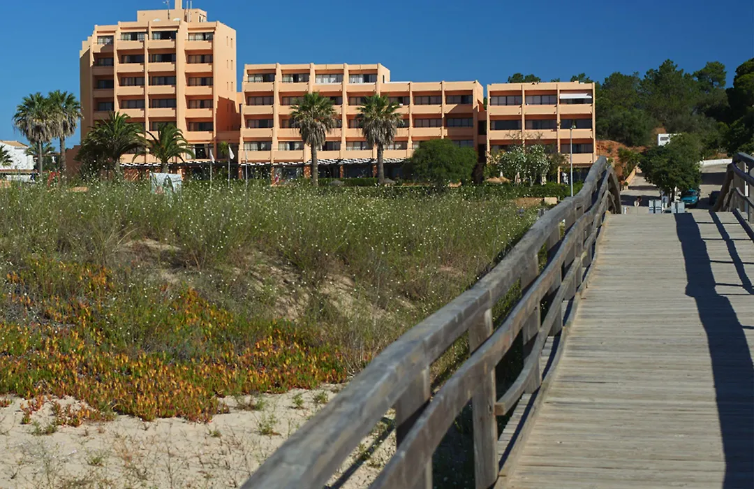 Meia Praia Lagos - Beach Club Apartments-1