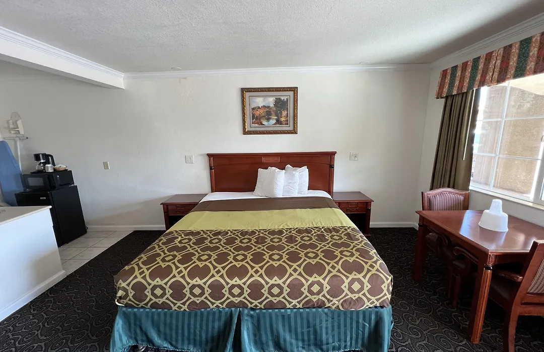 Americas Best Value Inn Hanford-1
