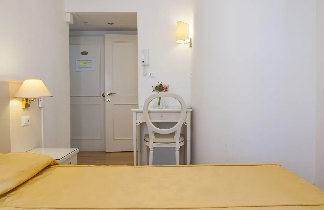 Albergo Ai Tolentini-1