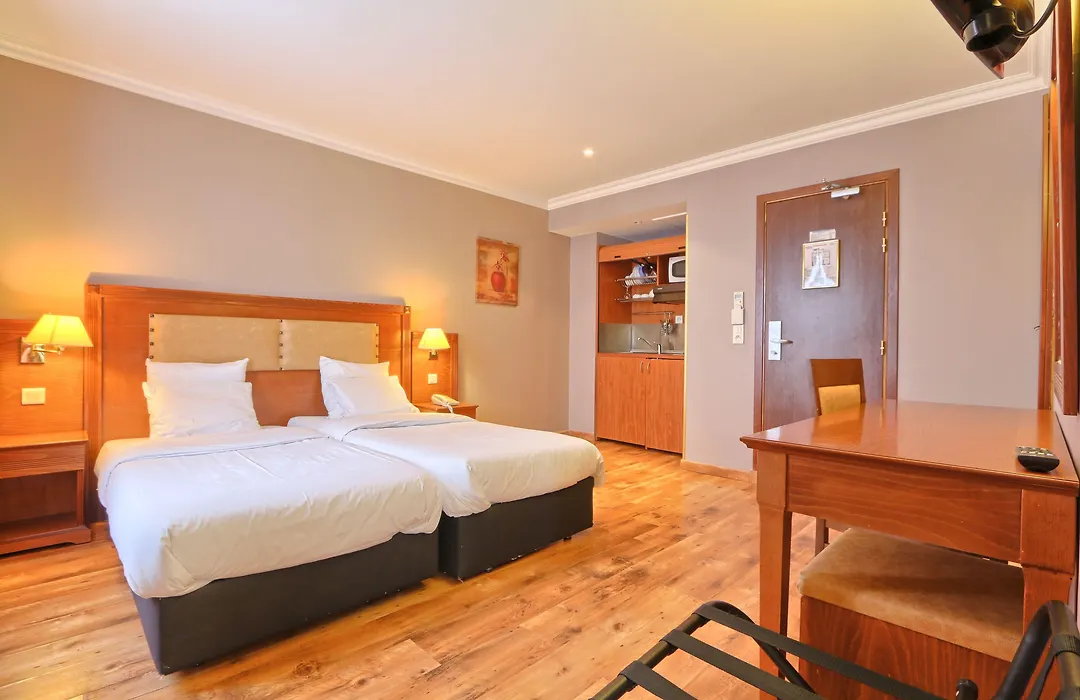 121 Paris Hotel-1