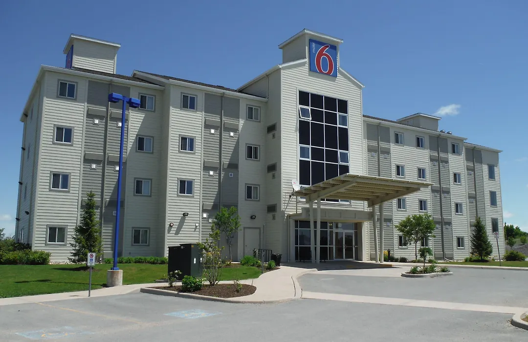 Motel 6-Kingston, On-1