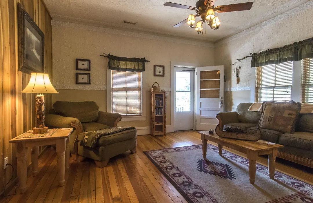 Calhoun House Inn & Suites-1