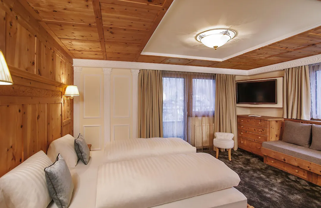 Hotel Piz Buin-1
