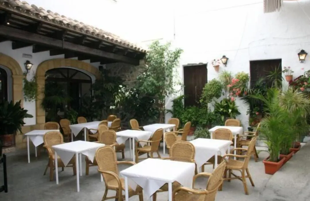 Hostal Torre De Guzman-1