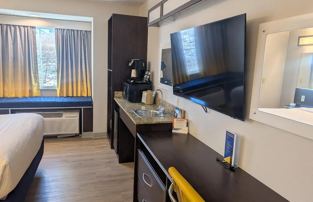 Microtel Inn & Suites By Wyndham Wheeling At The Highlands-1
